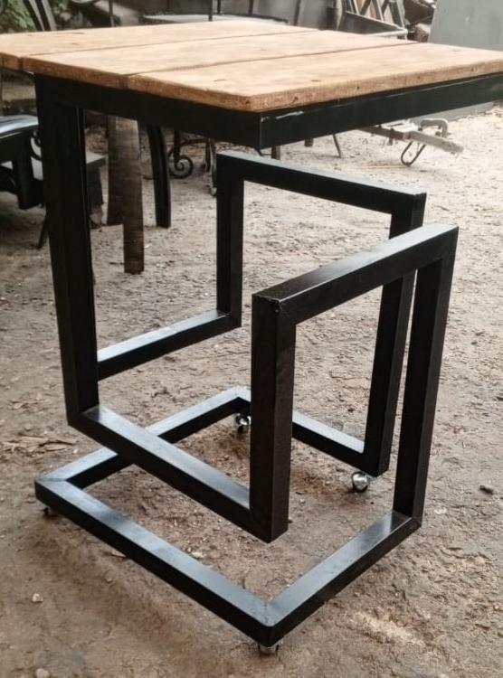 Стол на роликах в Лофт стиле