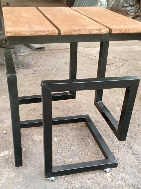 Стол на роликах в Лофт стиле