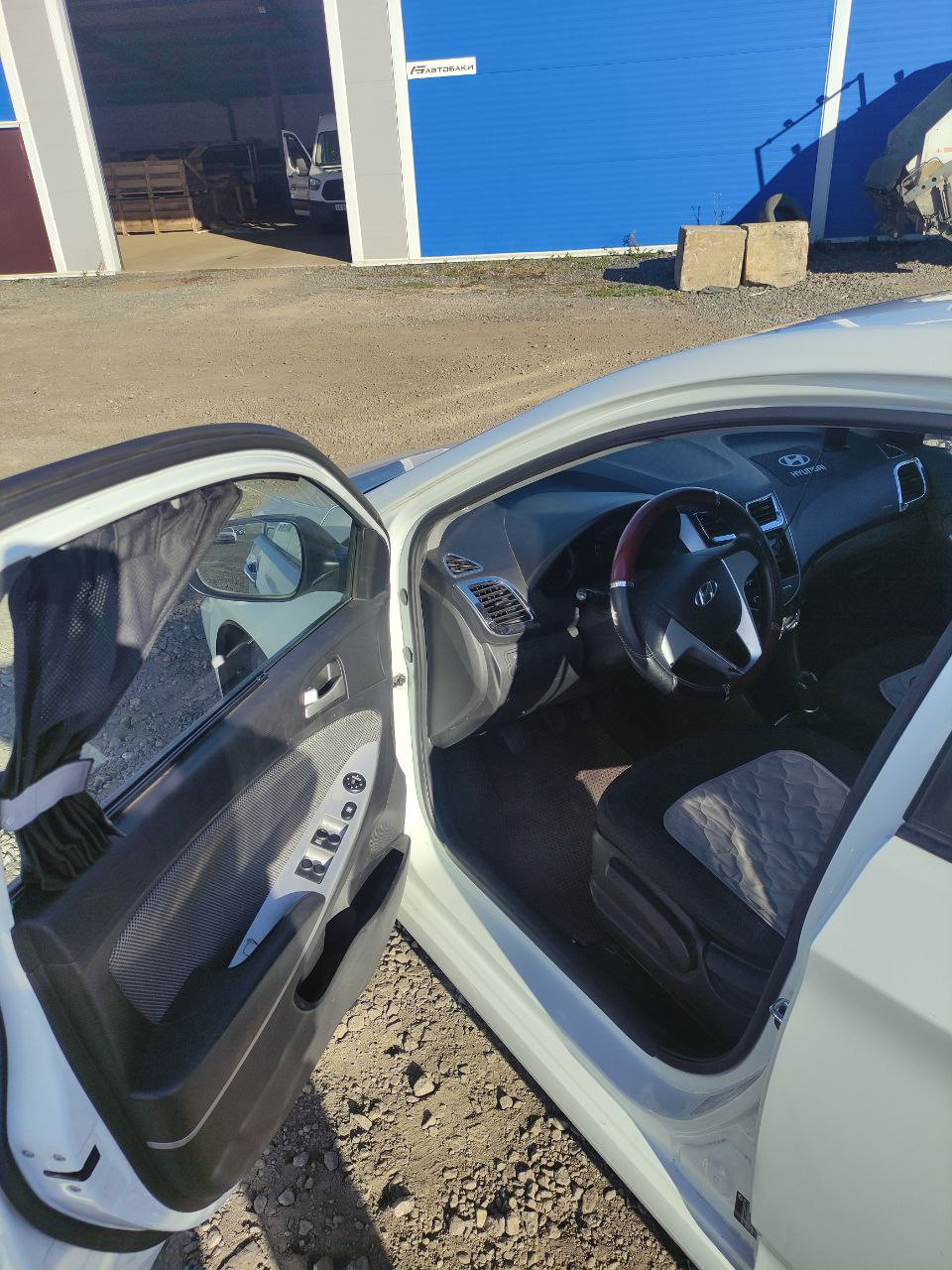 Продам автомобиль Хендай  Салярис 2012г Санкт-Петербург