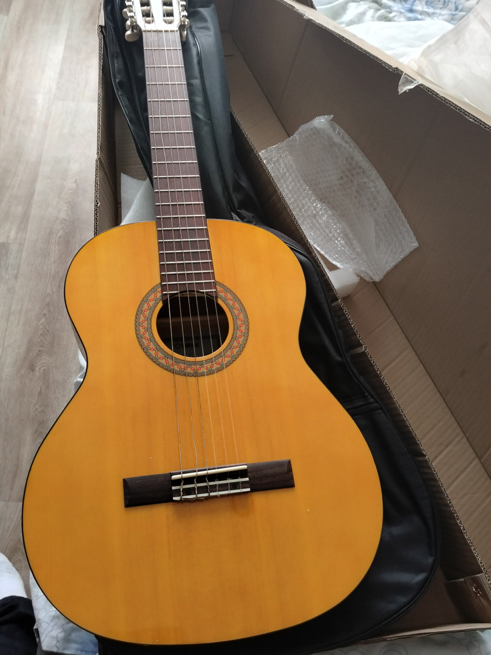 Продам гитару