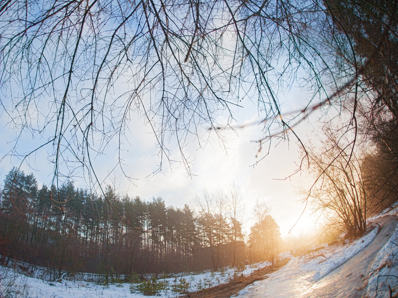 Рассвет и гололёд...