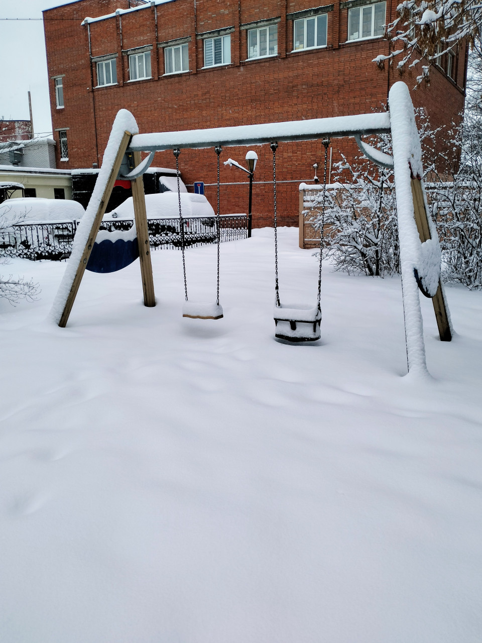 Эмоциональные качели в снегу 🤪