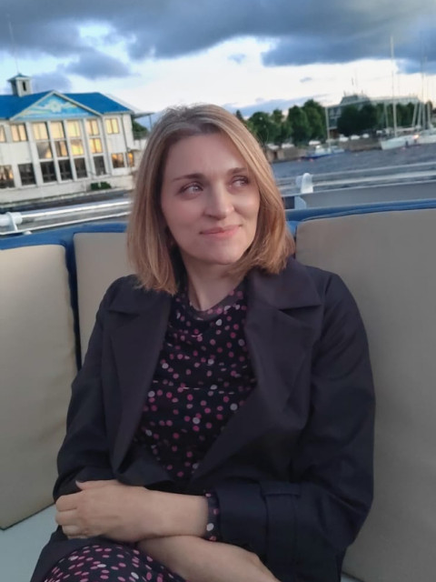 Катя, Россия, Санкт-Петербург, 42 года, 1 ребенок. Хочу встретить доброго, интеллигентного, умного, надежного и интересного мужчину Анкета 1472. 