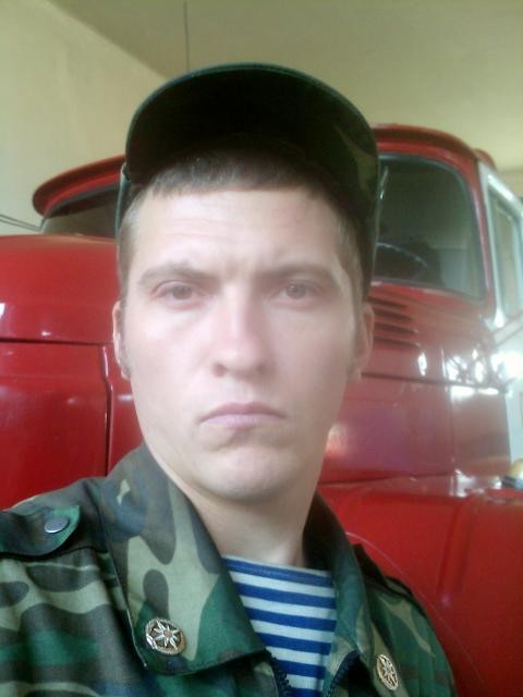 владимир, Россия, Саратов, 42 года. скромный добрый молодой человек