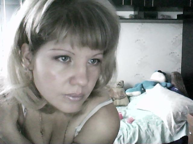 Елена, Россия, Пенза, 49 лет, 2 ребенка. Хочу найти настоящего мужчину, простого ценящего семью, любящего детей, не способного предать.спросите , расскажу что интересно.