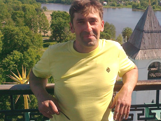 Владимир, Россия, Кикнур, 49 лет. Развожусь, согласен уехать куда угодно. Люблю футбол, рыбалку, музыку, машины, наверно как все мужчи