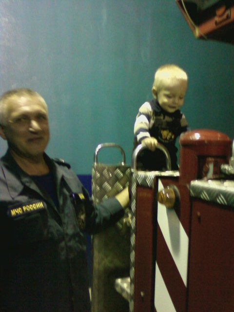 у дедушки на работе в пожарке