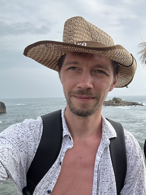 Андрей, Москва, м. Петровско-Разумовская, 41 год, 1 ребенок. Хочу найти Девушку милую, добрую, понимавшею меня и способную полюбить моего ребенка.Вдовец. Сейчас не работаю, у меня сын Александр полтора года. 