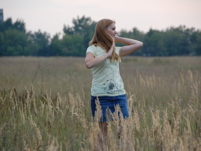 kantri, Москва, 42 года, 1 ребенок, 2 фото. Ищу: умного,доброго,не пьющего,с чувством юмора,работящего-москвича или из М.О.,желательно с в/о.  Анкета 15594. 