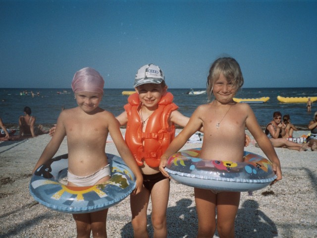 Артемкины подружки...