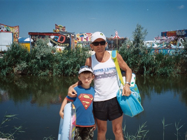 А, мы, на море! Арабатка, июль, 2012г.