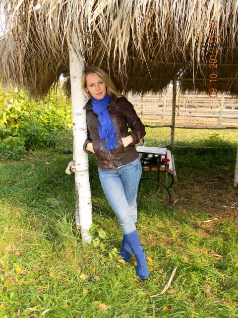 Люда, Екатеринбург, 42 года, 1 ребенок, 1 фото. Ищу: Надежного человека. который способен любить и понимать девушек и детей!  Анкета 16743. 