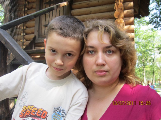 Екатерина, Беларусь, Гродно, 48 лет, 1 ребенок. Она ищет его: Надежного мужчину, любящего детей и домашний уют.Спокойная. Ценю стабильность и честность в отношениях.