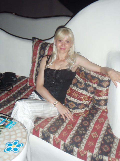 Марина, Украина, Одесса, 49 лет, 1 ребенок. Хочу найти мужа, любовника, друга, отца своей доченьке, компаньона - то есть свою вторую половинку. Анкета 21479. 