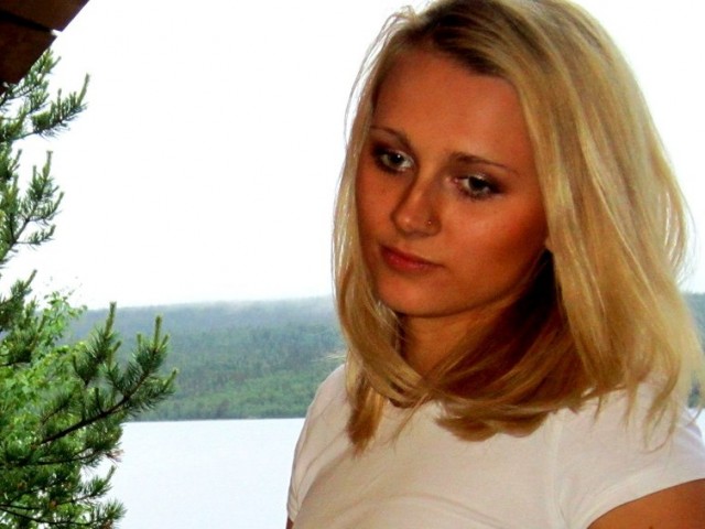 Алена, Россия, Североморск, 34 года, 1 ребенок. Хочу найти Молодого,симпатичного,готового помочь в воспитании дочериМолодая,симпатична,общительная мамочка)