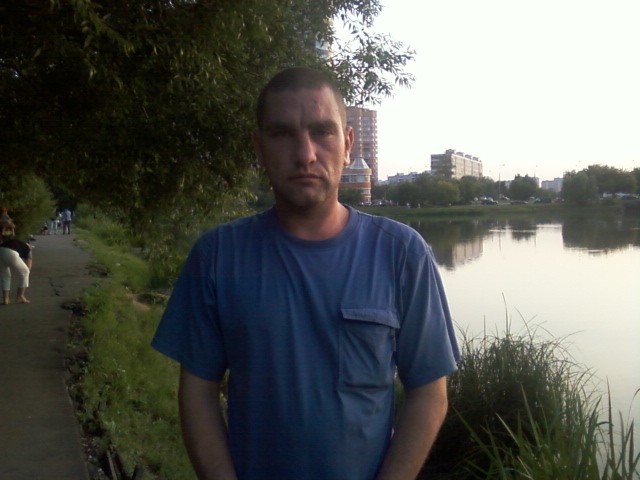 Виктор, Россия, Москва, 42 года. Хочу найти Нежную,любящую  девушку с ребенком.для создания семьи.Одинокий парень 29 лет.живу в поселке белоомут.ищу девушку с ребенком для создания крепкой и дружной