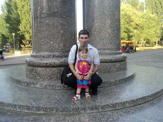 Александр, Россия, Таганрог, 39 лет, 1 ребенок. Я хочу найти добрую любящую мама и женуЯ работаю, без в/п ,воспитываю дочку,ей год и восемь