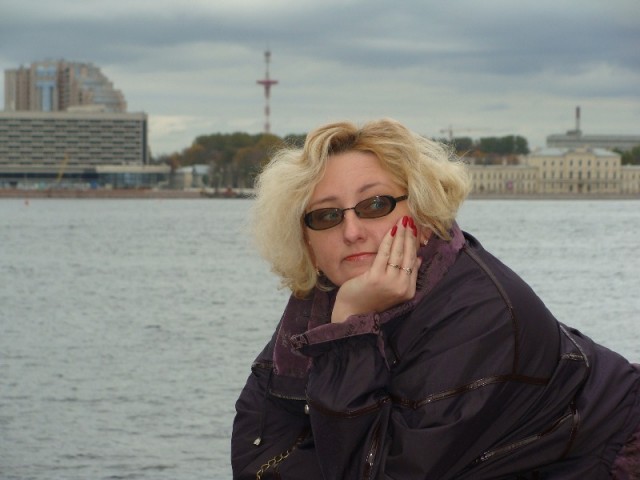 Елена, Санкт-Петербург, м. Василеостровская, 52 года, 2 ребенка. Хочу найти мужчину , главу семьи, доброго, порядочного..Веселая, жизнерадостная, общительная..с хорошим чувством юмора.