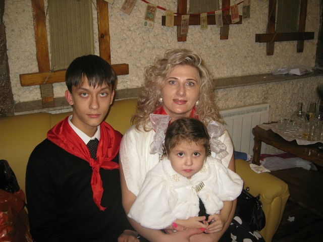 Наташа, Казахстан, Караганда, 50 лет, 2 ребенка. Хочу найти Мужчину с детьми. Хорошего, порядочного, доброго который умеет любить и заботится о семьеЯ живу в Караганде с двумя детьми . Работаю, забочусь о детях. Я очень энергичной человек и всегда х