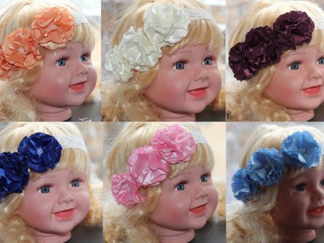 Нарядные повязки на голову с цветами и без для ваших принцесс, шапочки вязаные и трикотажные, детские купальники и летние панамки