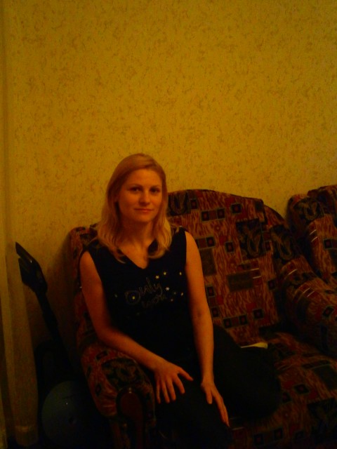 Елена, Беларусь, Минск, 42 года, 1 ребенок.  Спокойная, немного застенчивая, не пью и не курю, верная и надёжная. Как и у всех есть свои минусы.