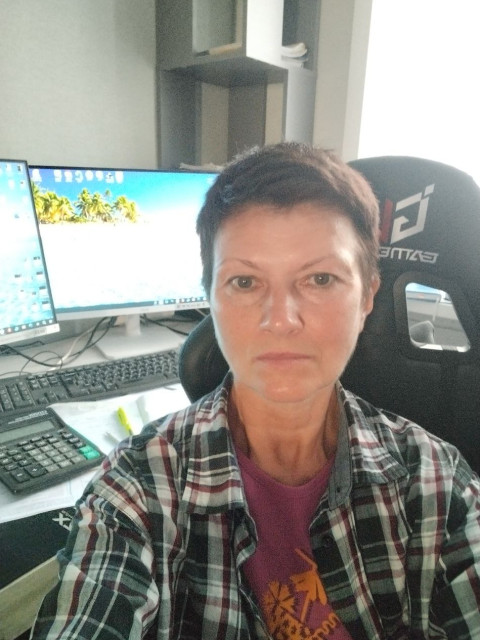 Надежда, Россия, Самара, 58 лет, 1 ребенок. Разведена. Образование высшее техническое. Увлечения -живопись, скульптура, спорт. Сын живет отдельн