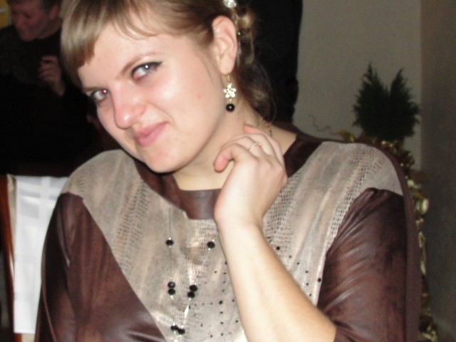Евгения, Россия, кущёвская, 35 лет. Я не из тех, кто дарит чувства на заказ,
Я не из тех, кто дальше верит в сказки,
Я не играю, и душ