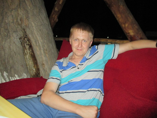 илья, Россия, Орск, 45 лет, 1 ребенок. Хочу найти Искреннюю  девушку!!!!Блондин с голубыми глазами очень желает найти свою 2 половинку искреннюю,нежную ,добрую и ласковую.