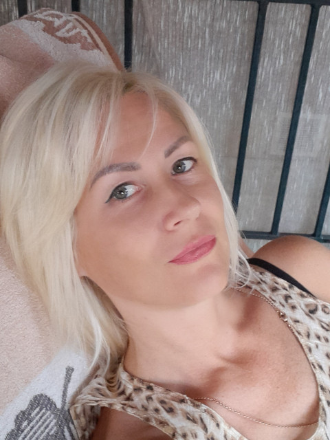 Оксана, Санкт-Петербург, м. Проспект Большевиков, 44 года, 1 ребенок, 6 фото. Ищу: Уверенного в себе мужчину. Воспитанного, надежного и адекватного. Русского и высокого от 175 см. 

Алкоголики,...  Анкета 43371. 