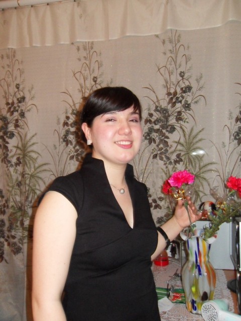 Ольга, Россия, Астрахань, 36 лет. Я очень оптимистичный трудоголик, люблю поюморить, обожаю психологию и танцы. А еще я люблю ходить в
