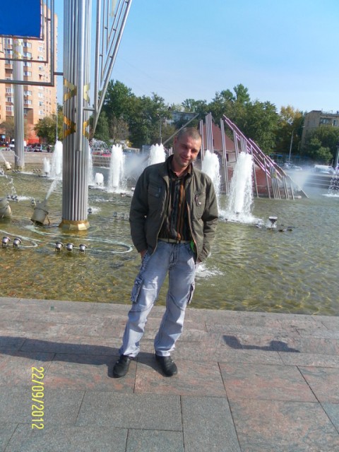 Василий, Россия, Зеленоград, 48 лет. Ищу девушку для похода в загс..... 
Один боюсь:-)