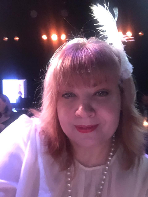 Оксана, Россия, Санкт-Петербург, 47 лет, 1 ребенок. Она ищет его: Исходя из предыдущего опыта поняла, что пока близко не узнаешь человека- не поймешь, что он из себя Приятная внешность + хорошее чувство юмора. Это если совсем коротко:) Достоинств хватает,