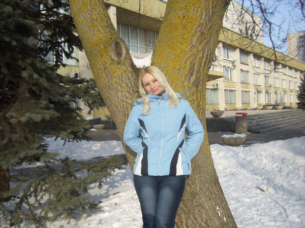 Елена, Украина, Одесса, 52 года, 1 ребенок. Хочу найти Мужчину выше меня, неполного, не пьющего, с характером добрым и веселым , уверенным в себе, стабильнНормального телосложения, волосы светлые , глаза серые. 