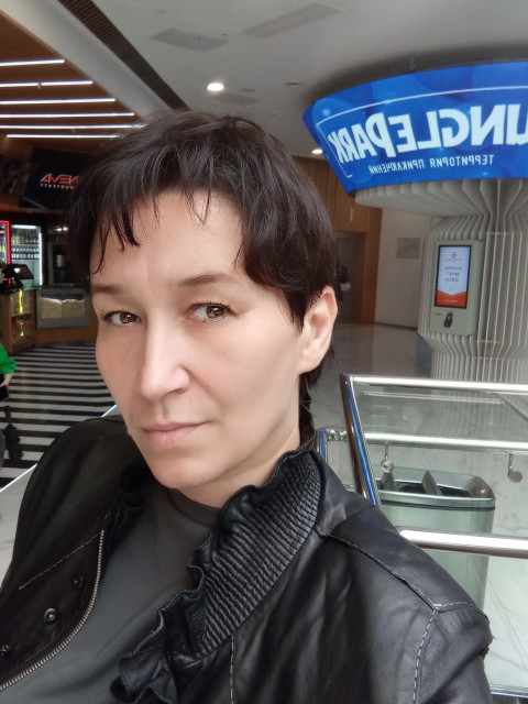 Евгения, Москва, м. Профсоюзная, 46 лет. Ищу комфортного и интересного общения с самодостаточным мужчиной.