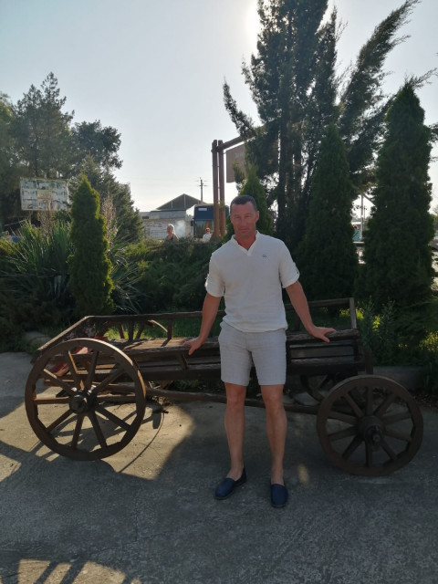 Вадим, Россия, Глазов, 53 года, 1 ребенок. Он ищет её: лёгкую в общении, с нормальной красивой фигурой, согласную со мной, с красивыми глазами. обаятельнуюХитрый, коварный, спортивный, люблю деньги и комфорт