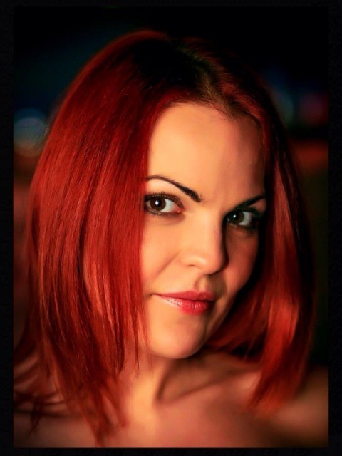 Анна, Беларусь, Гомель, 40 лет, 2 ребенка. Хочу найти Внимательного, заботливого, образованного мужчину, с отличным чувством юмора.Люблю детей. Готова воспитывать не своих. 