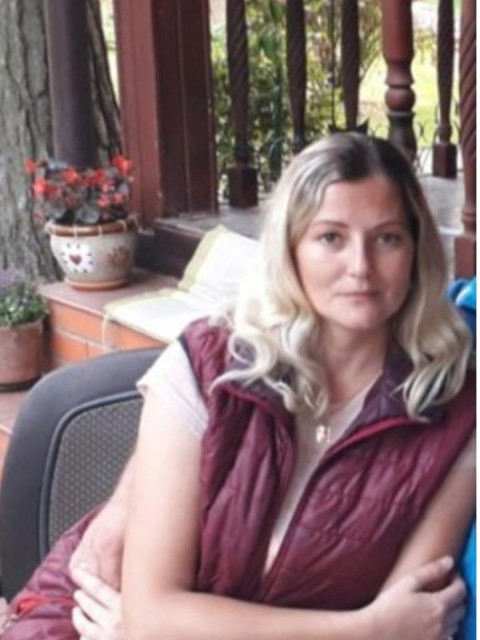 Юлия, Москва, 46 лет, 1 ребенок, 1 фото. Ищу: Лучшего друга и спутника жизни, человека легкого на подъем. Ценю в мужчине доброту, трудолюбие, чувство...  Анкета 70082. 