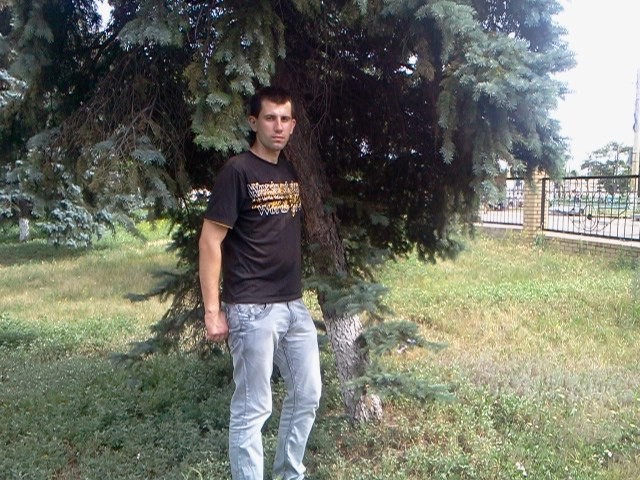 Филип, Россия, Луганск, 33 года. Хочу найти девушку, для создания семьихочется нормальную, крепкую, и любящую семью!