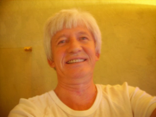 Vladimir, Россия, Калуга, 61 год, 1 ребенок. Супер - пупер  

Скайп    koroleff875

Можно всем звонить спокойно. Буду рад ответить.