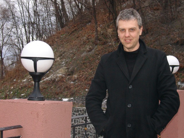 Михаил, Украина, Киев, 47 лет, 2 ребенка. Хочу найти Чтоб было к кому спешить домой, чтоб детский смех был вместо телевизора, чтоб всей семьей на море и Как известно все счастливые семьи счастливы одинаково. Так пусть наша семья будет самая одинаковая