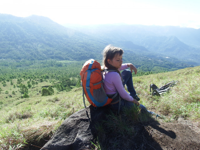 Pulau Flores, gunung Inerie. Начало восхождения, небольшой привал.