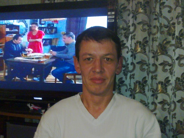 Олег, Россия, Москва, 53 года, 1 ребенок. Хочу найти Общительную, жизнерадостную, хорошую хозяйку, любящую детей, короче вторую половинку! Скромный, не курю и не пью 