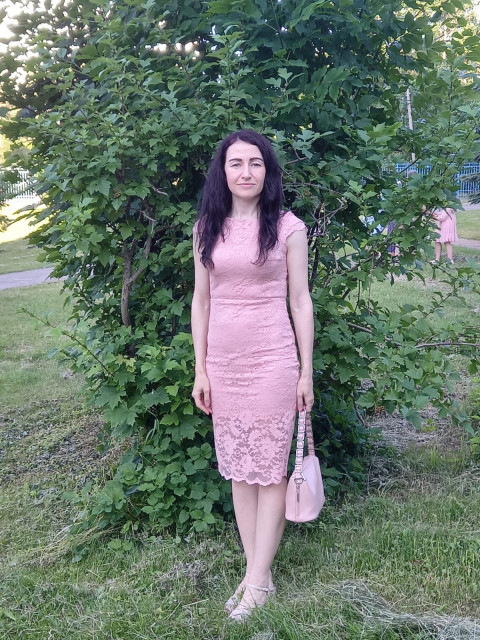 Аня, Россия, Зеленоград, 45 лет, 2 ребенка. Хочу найти Добродушного человека для создания семьи.Не люблю шумных компаний, хочется найти своего человека.