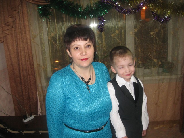 Анна, Россия, Шарыпово, 43 года, 1 ребенок. Хочу найти доброго, с чувством юмора.Люблю стряпать, люблю природу.