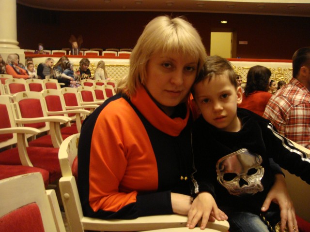 Олеся, Россия, Саратов, 45 лет, 1 ребенок. Хочу найти МУЖЧИНУ до 40 лет. Люблю людей с хорошим вкусом. Например, тех, кому нравлюсь я!