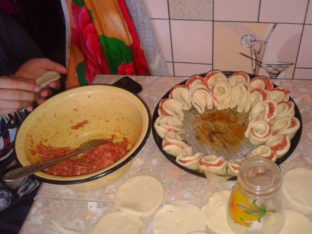 будущий  мясной  пирог