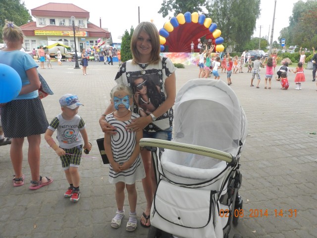 Светлана, Россия, Псков, 35 лет, 2 ребенка. Воспитываю детей одна.люблю готовить.