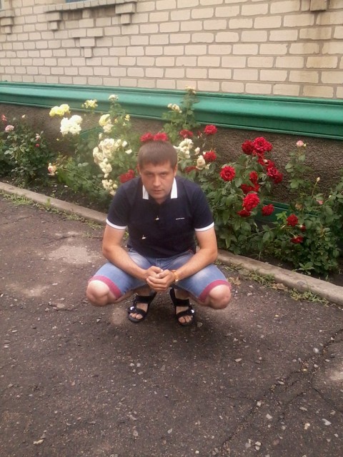 Александр, Россия, Новошахтинск, 37 лет. Хочу найти любящую жену!!!у меня высшее образование,железнодорожное(специалист)
