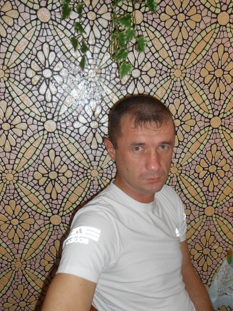 serega, Россия, Новохоперск, 43 года. Он ищет её: верную,честную,жалоб не было.спокойный,работа-дальнобойщик