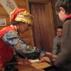 Тимон - татарская женщина:) Пробует гладить по-старинке